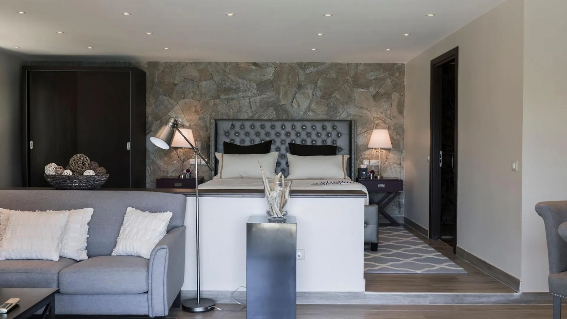 Secret Harbour Boutique Hotel And Marina Lance aux Epines