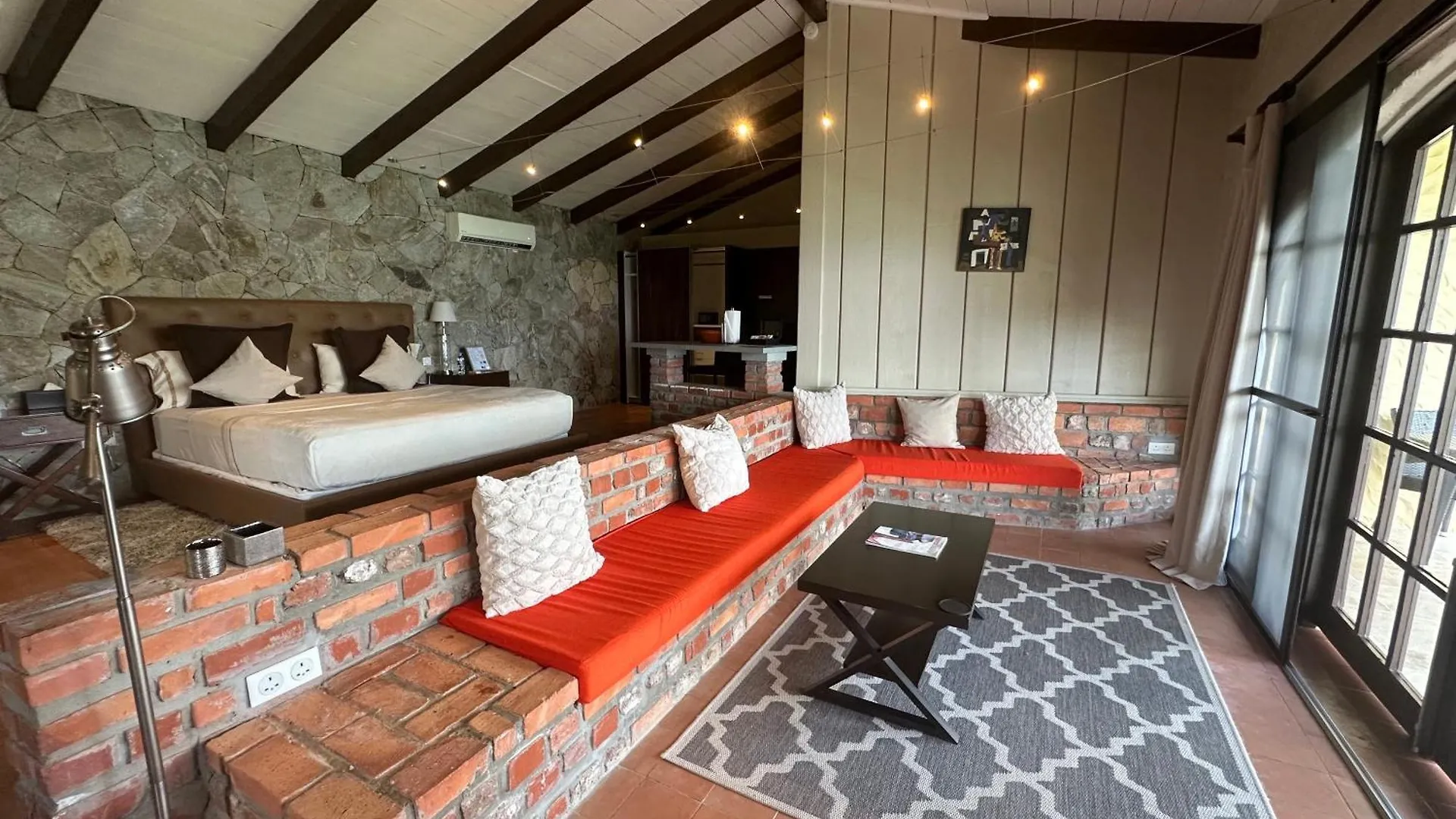 Secret Harbour Boutique Hotel And Marina Lance aux Epines