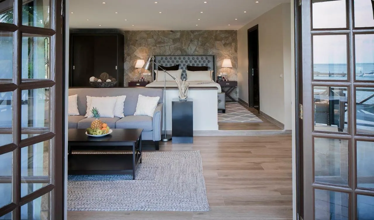 Secret Harbour Boutique Hotel And Marina Lance aux Epines